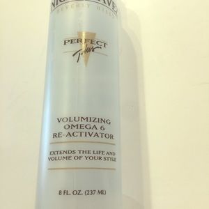 Women’s hair volumizing spray